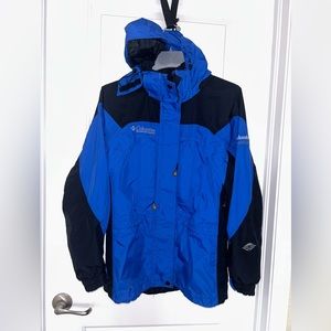 Columbia women’s Titanium medium weather proof jacket. Excellent condition!